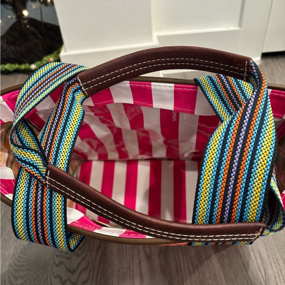 ❤️🩷Consuela Embroidered Coral Tote Bag❤️🩷 - Picture 4 of 9